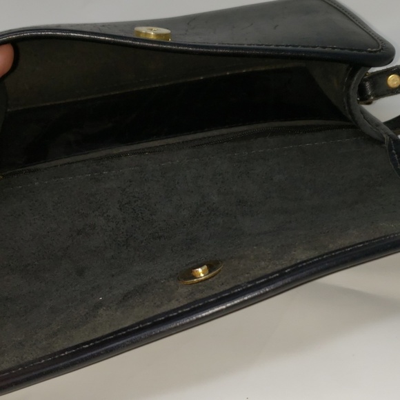 3/$30 bundle and save! Leather Micheal Green Bag - Picture 5 of 8